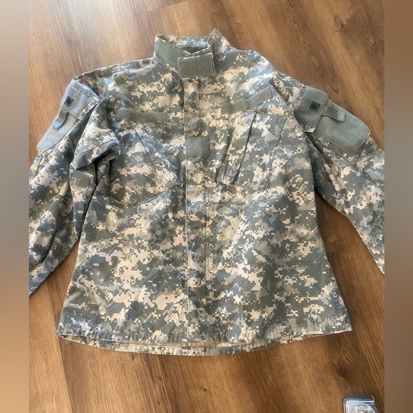 US Army Vintage digital Camo Combat Jacket small short - Picture 1 of 6